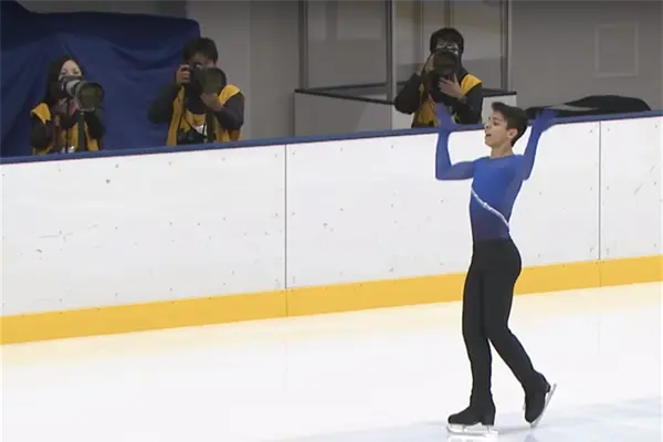 Patinador mexicano conquista Japón al ritmo de Juan Gabriel Patinador mexicano conquista Japón al ritmo de Juan Gabriel