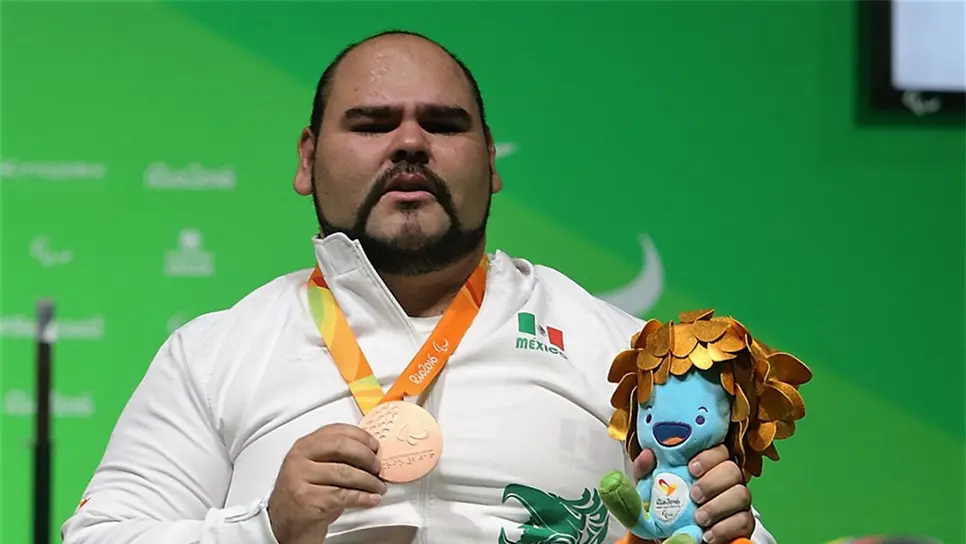 Mexicano José Castillo conquista bronce en levantamiento de potencia