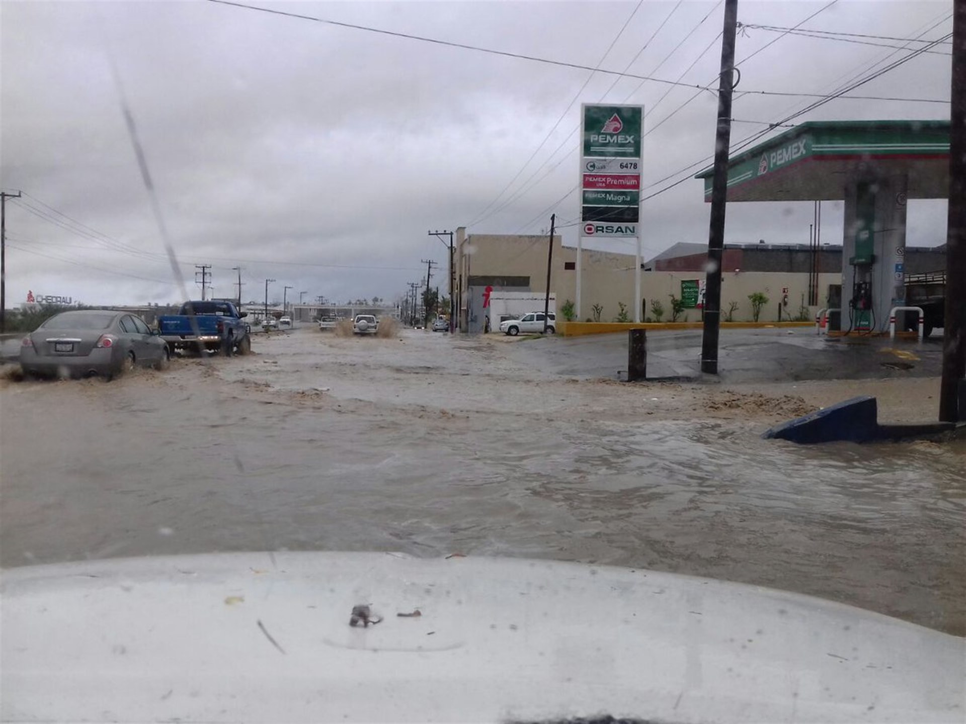 Baja California Sur atiende emergencia por Newton