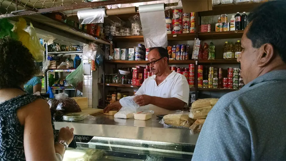 Crece tendencia de consumidores a comprar productos de menor precio