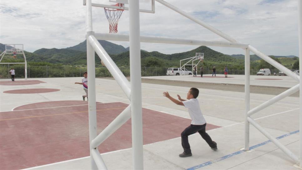 Inauguran unidad deportiva y tramo carretero El Fuerte-Chinobampo