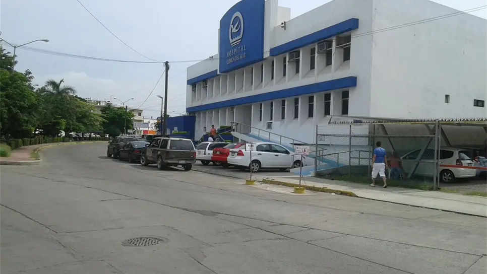 Alfredo Vuzcarra Díaz permanece hospitalizado.