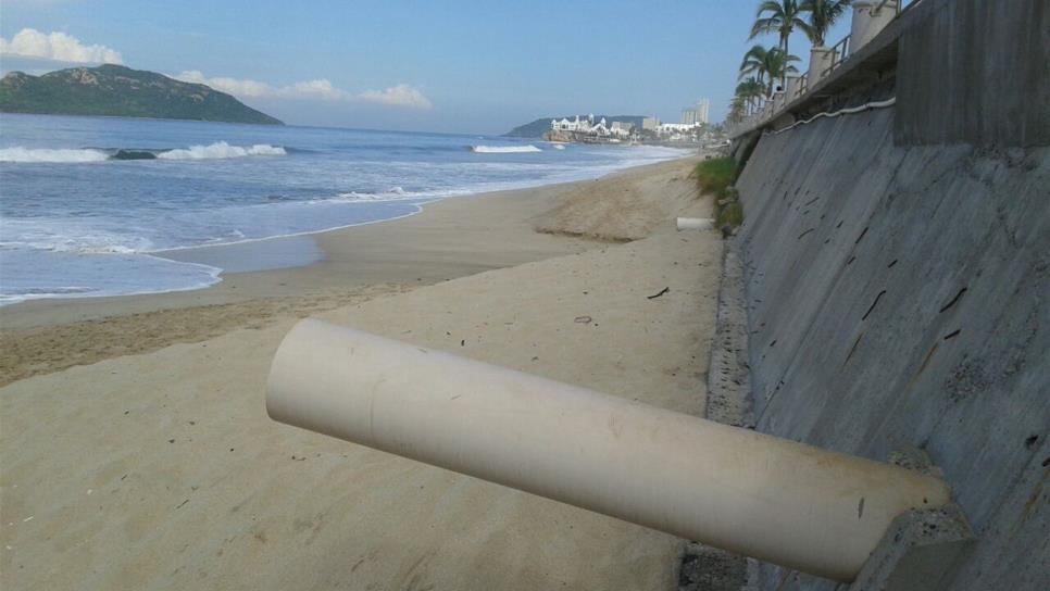 Lamentan desfogue de aguas negras crudas al mar en Mazatlán