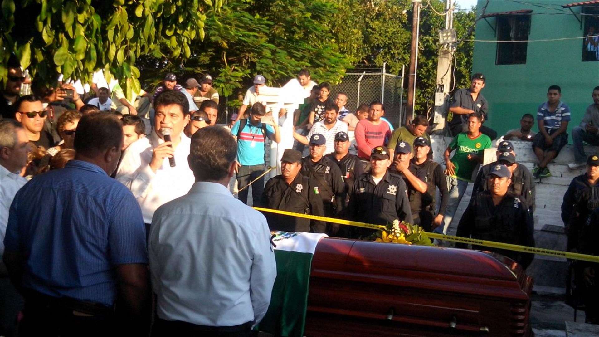 El Gobernador del Estado ofreció un discurso donde resaltó el trabajo de Alfredo Vizcarra. FOTO: Luz Noticias.