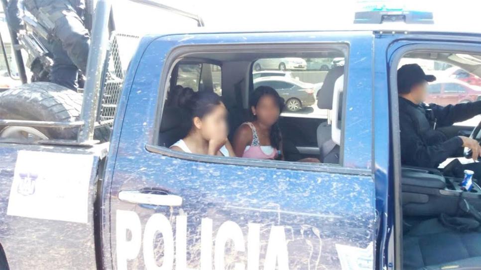 Policías auxilian a desplazados por la violencia en Badiraguato