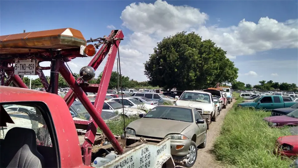 El retiro de vehículos de la pensión.