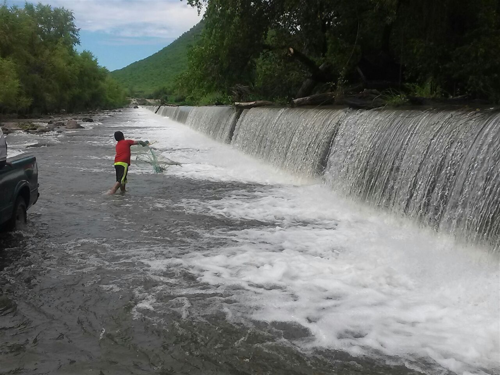Precaución en el cruce de vados por creciente del río Fuerte
