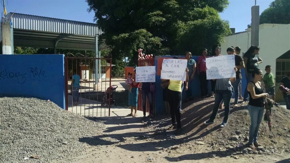 Se manifiestan en preescolar de Bagojo Colectivo