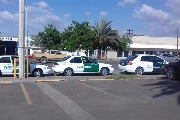 Taxistas acusan a Arturo Duarte de abandonarlos