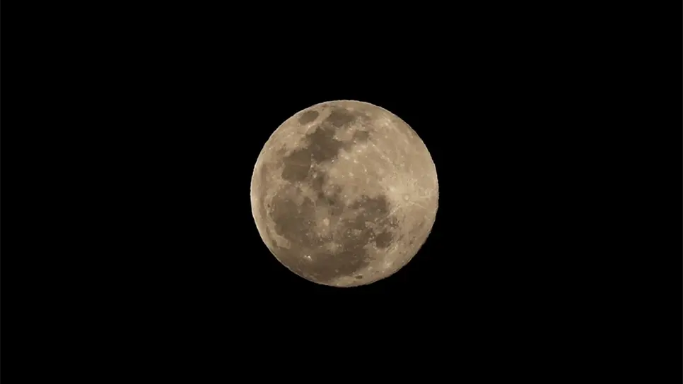 La Luna se mostrará completa para el día 15. FOTO: Notimex.