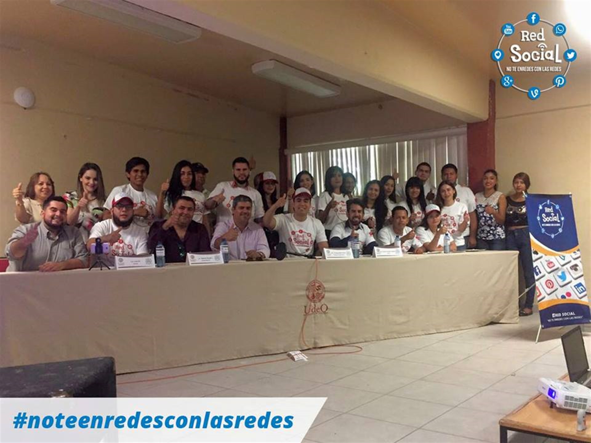 Capacitan a jóvenes en el buen uso de redes sociales