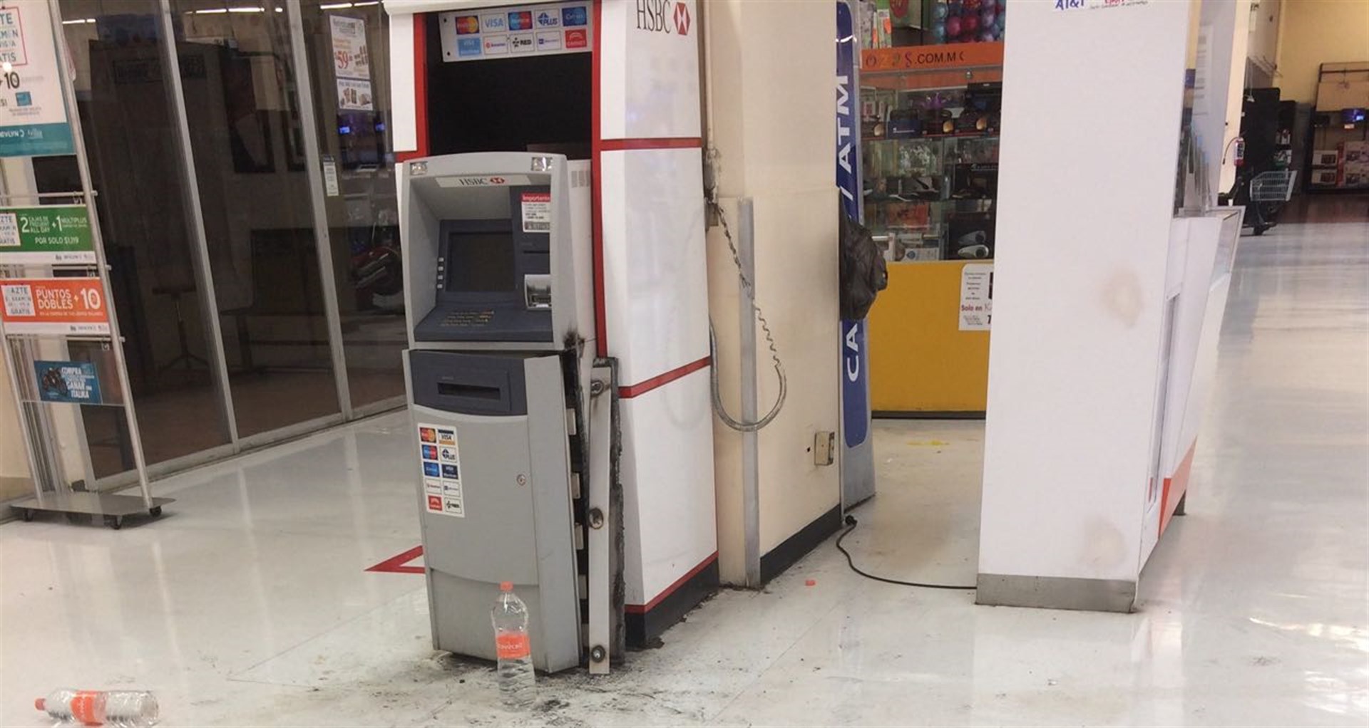 El robo a cajeros automáticos se ha generalizado en Culiacán. FOTO: Manuel Aceves.