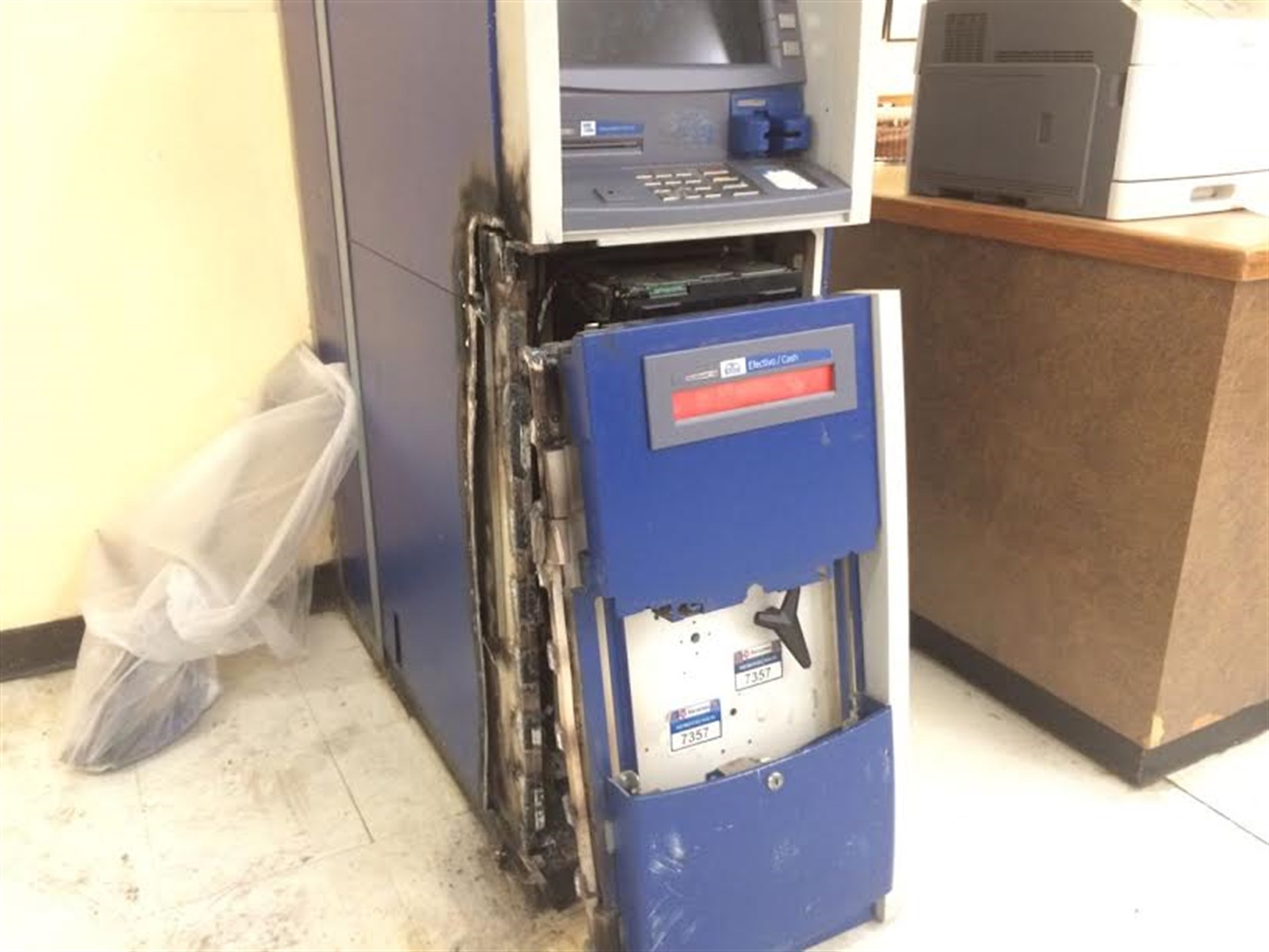 Sospechan colusión de empleados en robo de cajeros