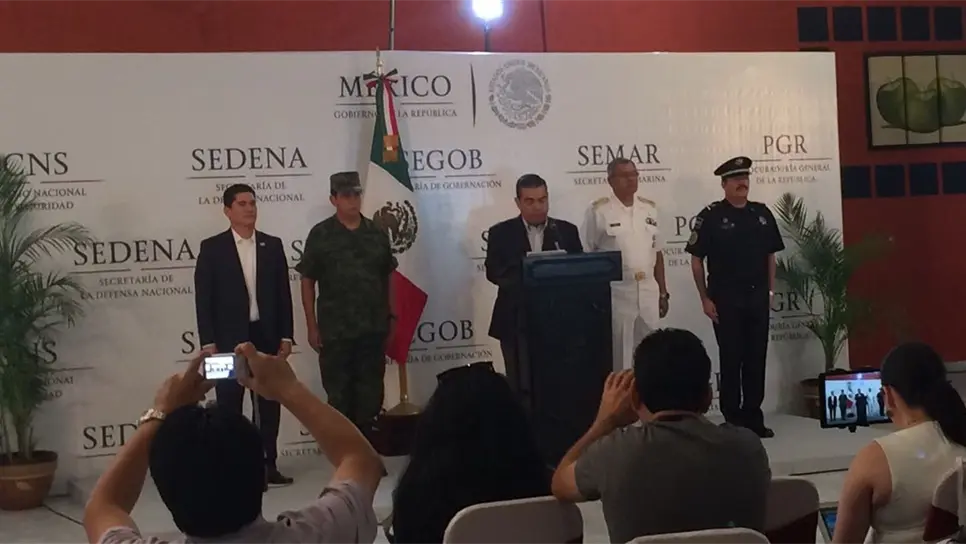 Las autoridades militares durante la rueda de prensa. FOTO: Manuel Aceves.