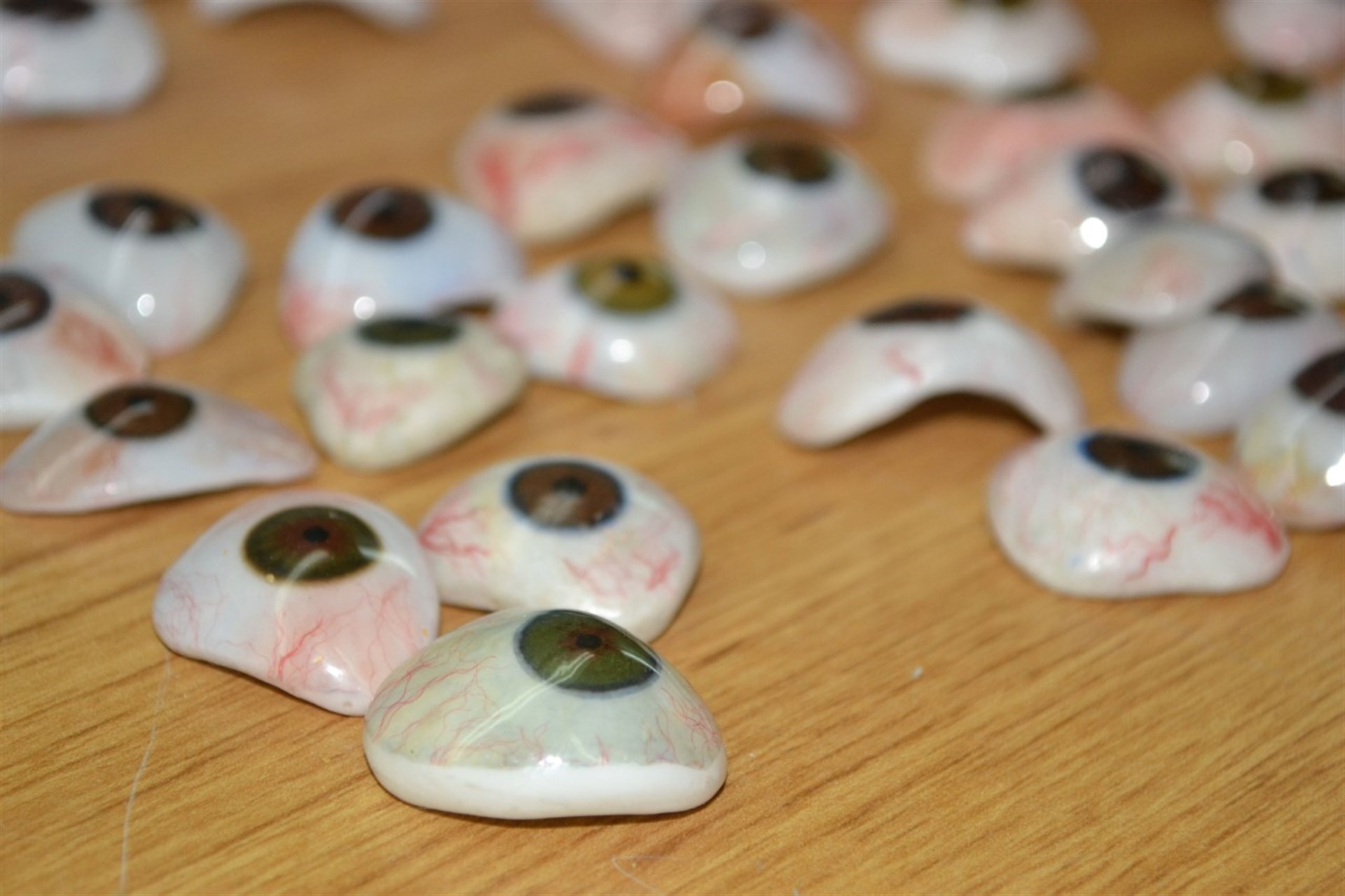 Prótesis ocular le regresa una esperanza de vida a don Ramiro