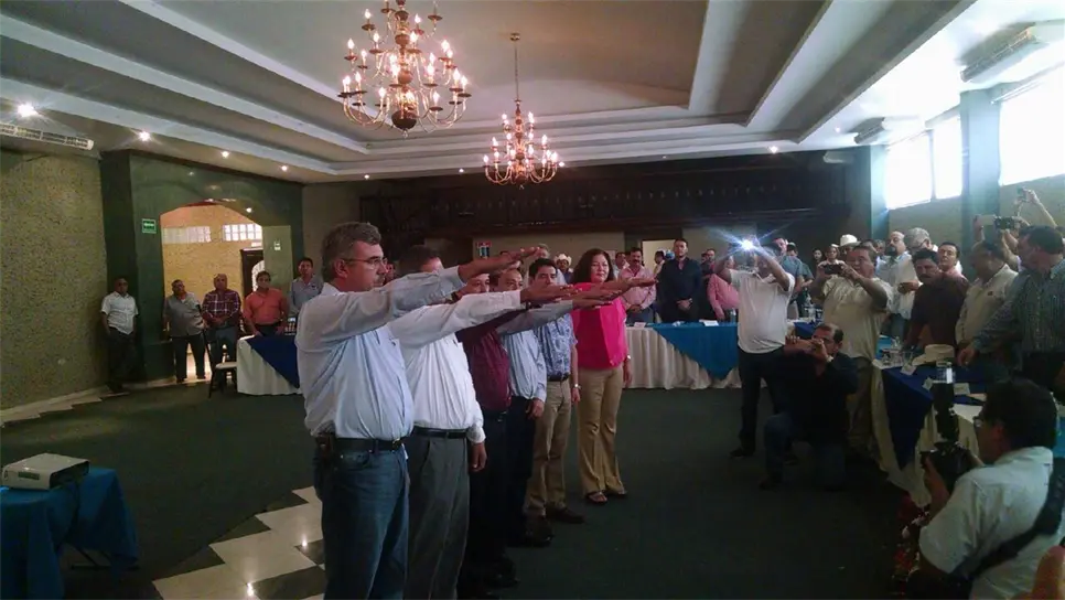 Toma de protesta de la nueva comisión de la Red Mayor de Valle del Fuerte.