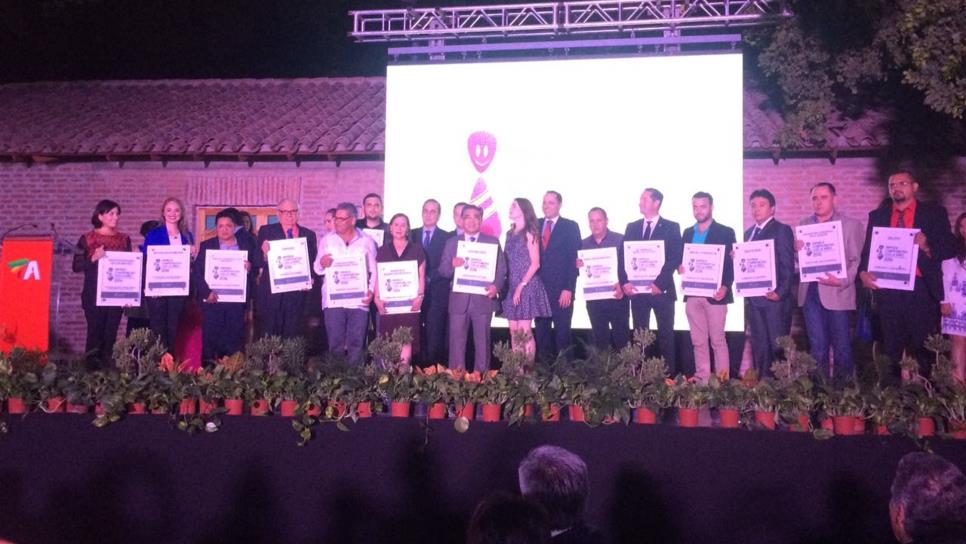 Reconocen a Empresas Comprometidas con la Niñez en Ahome Reconocen a Empresas Comprometidas con la Niñez en Ahome