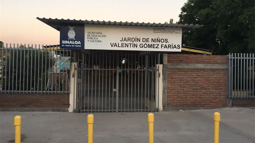 Fachada del plantel donde trabajaba el intendente. FOTO: Felícitos Trujillo.