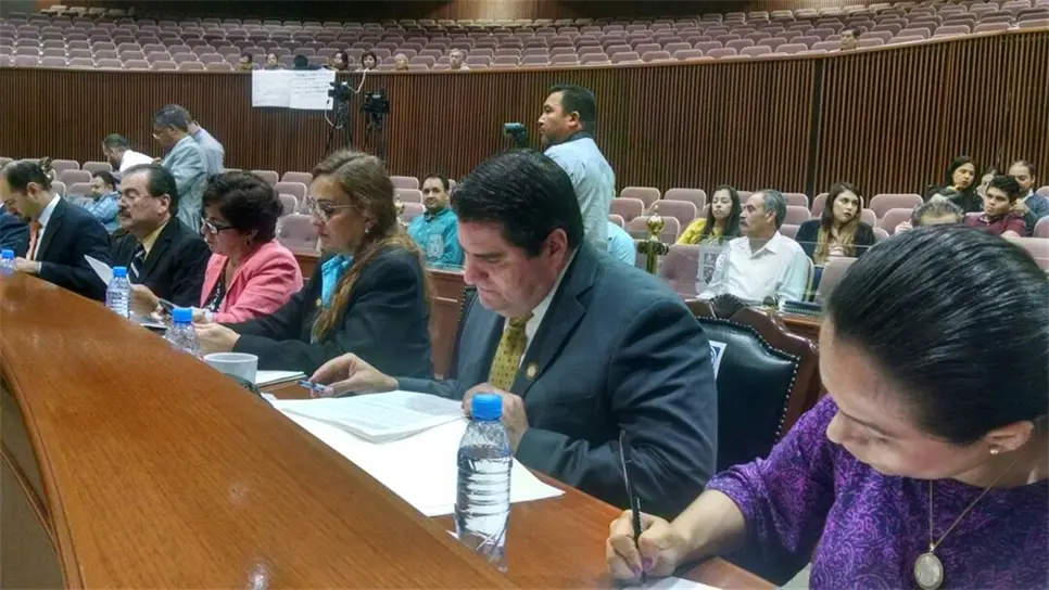 Diputados locales en sesión del Congreso del Estado. FOTO: Margarita Núñez.