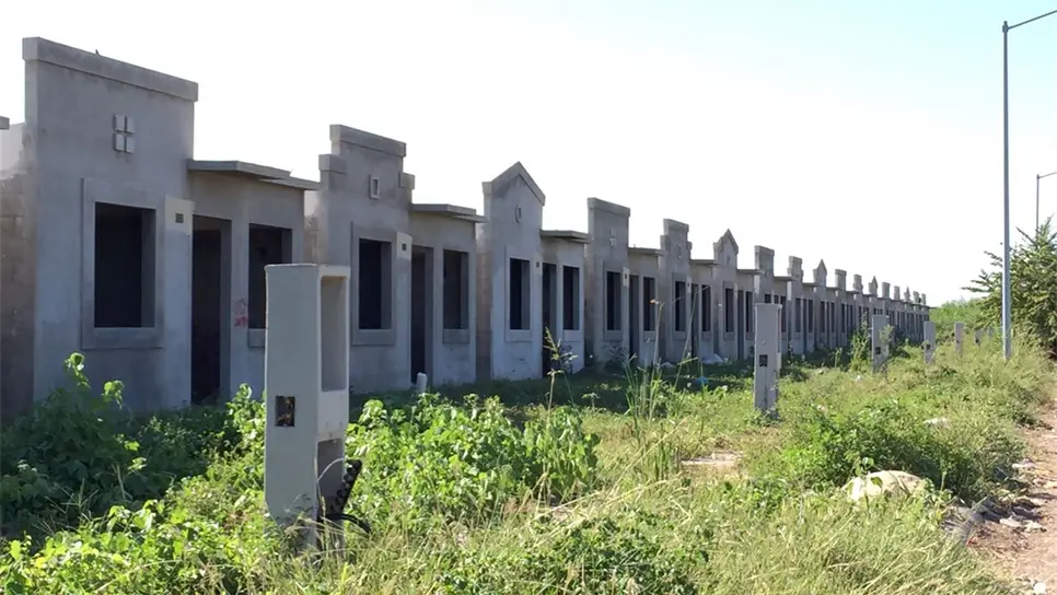 Casas abandonadas al sector surponiente. FOTO: Iván Rodríguez.