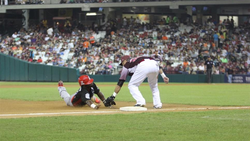 Tomateros remonta y deja tendidos a Venados