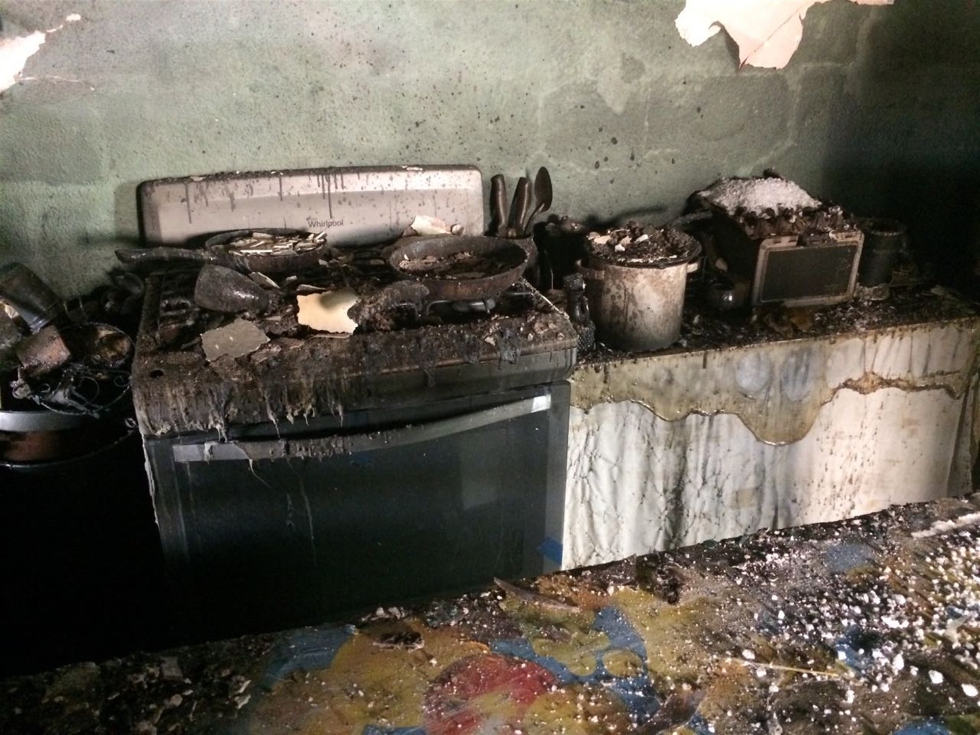 Así quedó la cocina del hogar de la familia Félix Olaiz. FOTO: Manuel Aceves.