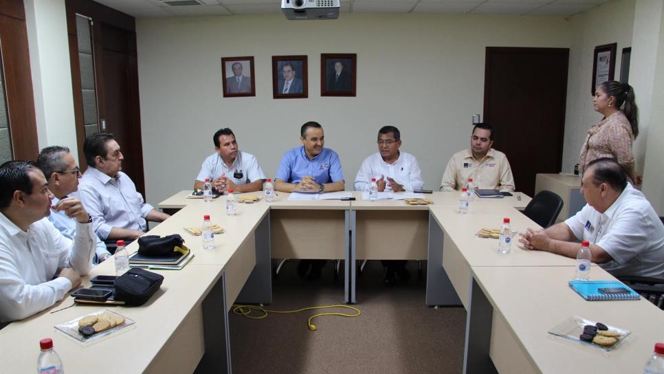 Apoyan delegados sindicales a Armando Heraldez para otro periodo