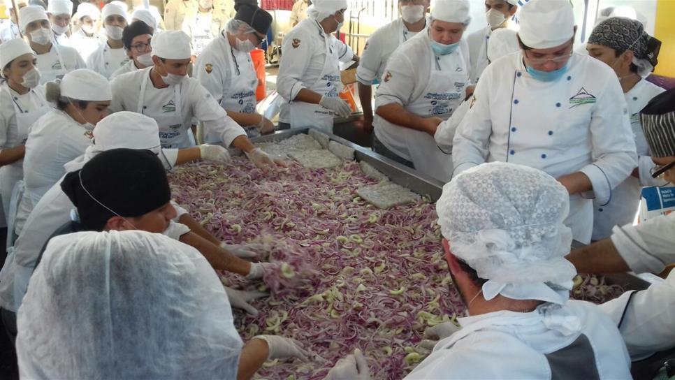 Rompen el Récord Guinness del aguachile más grande del mundo