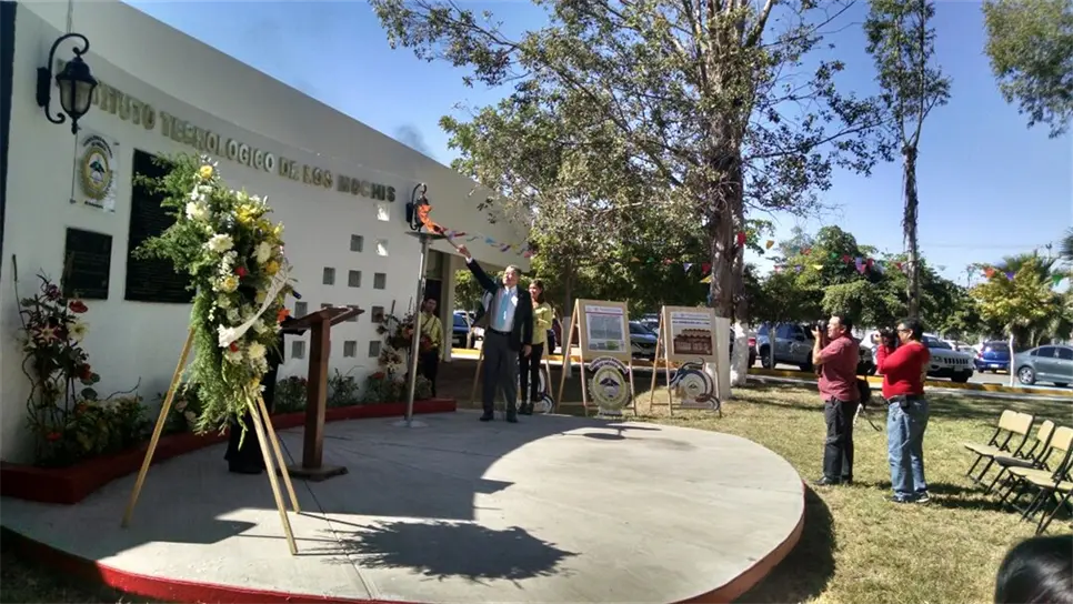 Develación de la placa en el ITLM. FOTO: Adriana Ochoa.