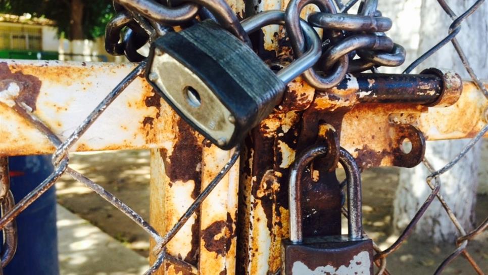 Toman telesecundaria en el campo pesquero Lázaro Cárdenas