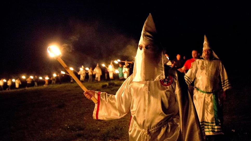 Panfletos del Ku Klux Klan y esvásticas aparecen en Nueva York