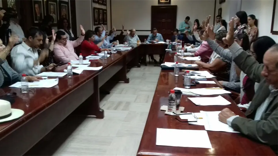 Sesión de Cabildo en Culiacán. FOTO: Denisse Márquez.