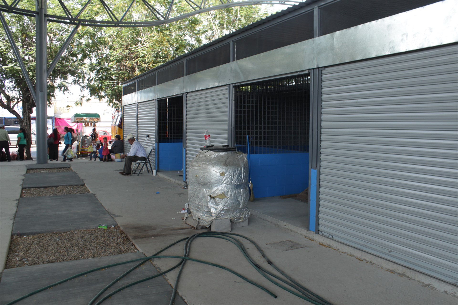 Mercado 030, sin contrato de energía eléctrica ante CFE