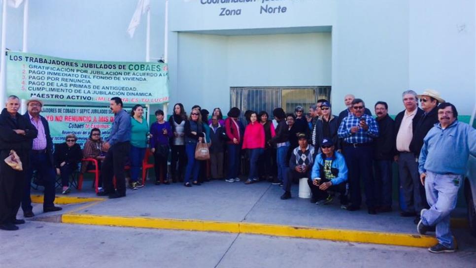 Se plantan jubilados en oficinas de Cobaes Se plantan jubilados en oficinas de Cobaes