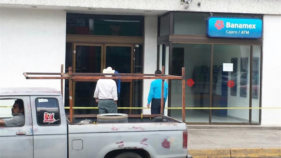 Asaltan a mano armada sucursal de Banamex en Culiacán