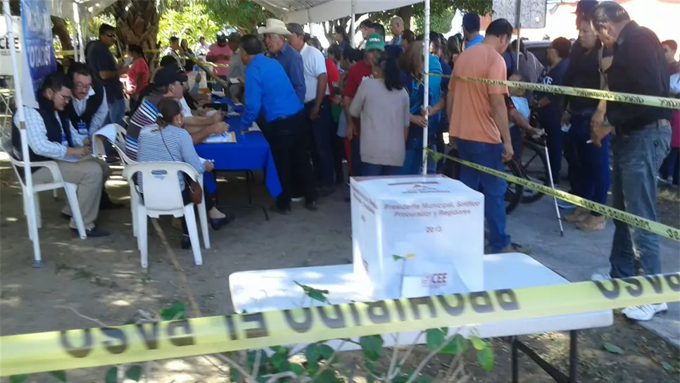 Abren las mesas receptoras de votos del PAN