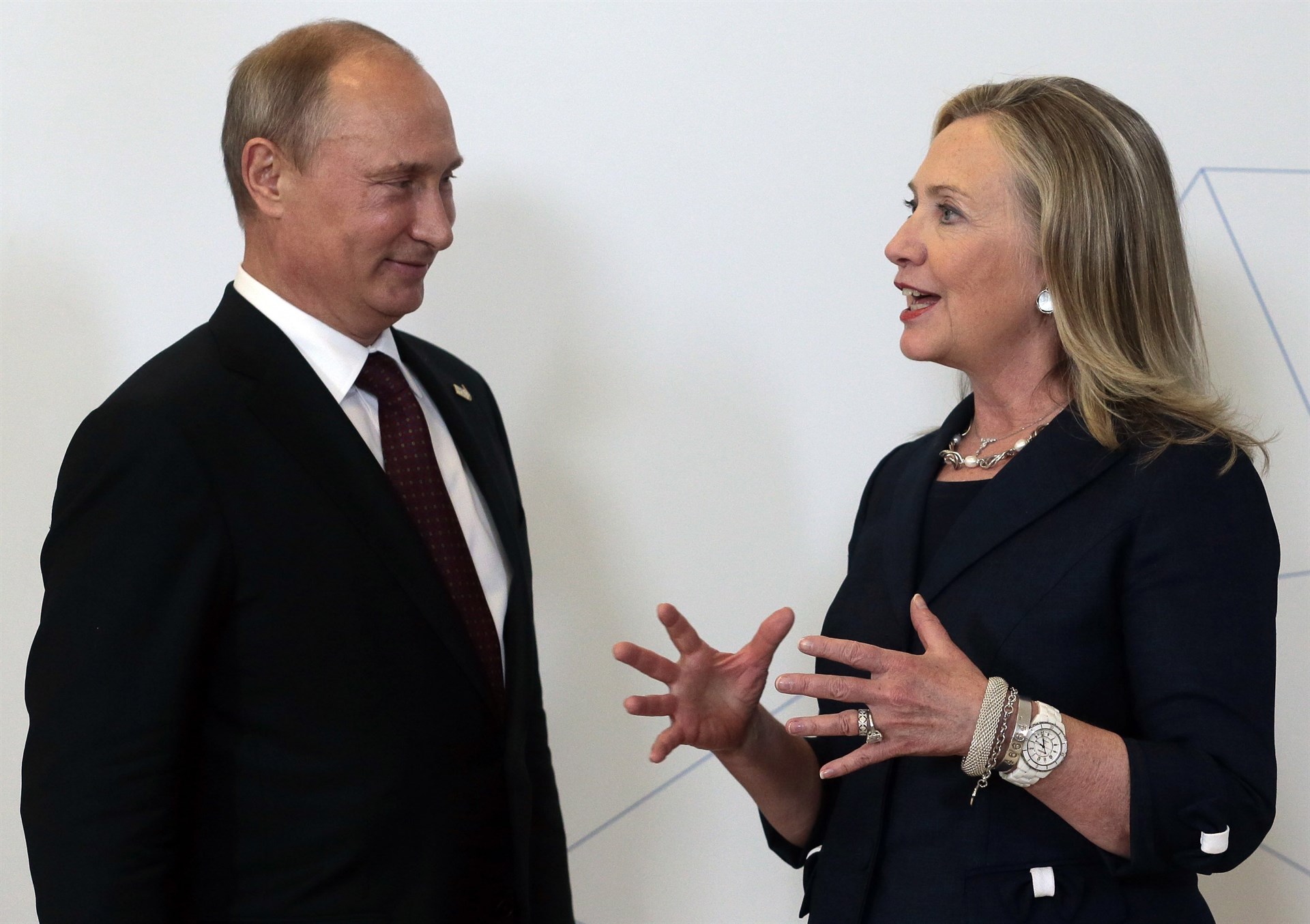 Putin ordenó “hackeo” en elecciones de EU para vengarse de Clinton