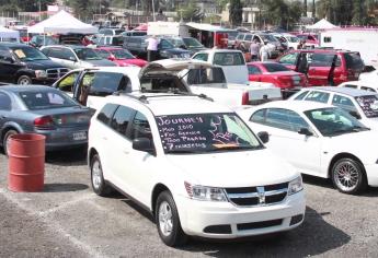 Economía amplía plazo para importación de autos usados