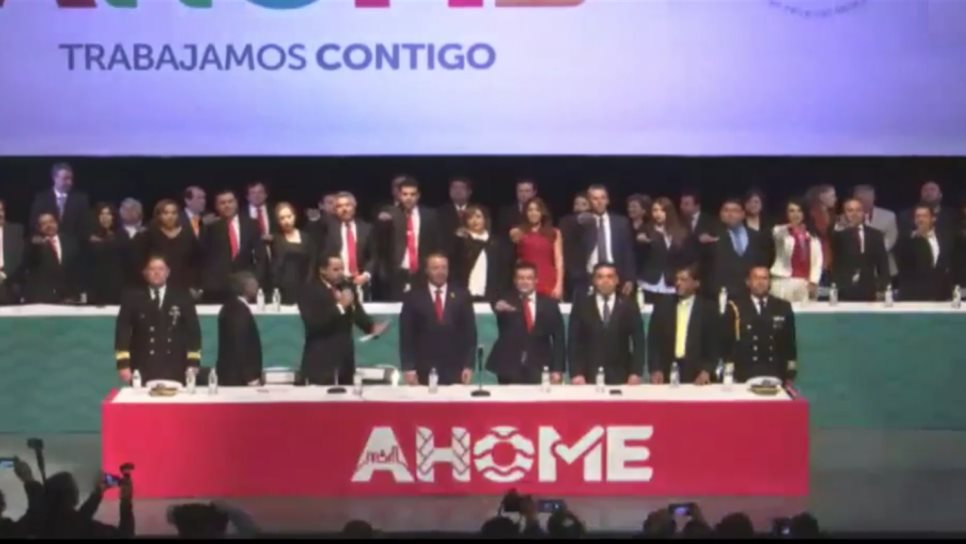 Álvaro Ruelas rinde protesta como alcalde de Ahome