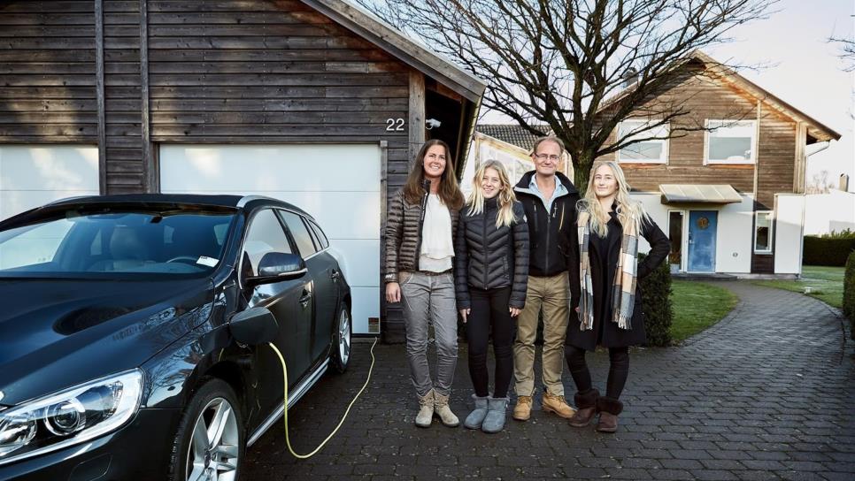 Inicia Volvo pruebas de conducción autónoma con familias reales