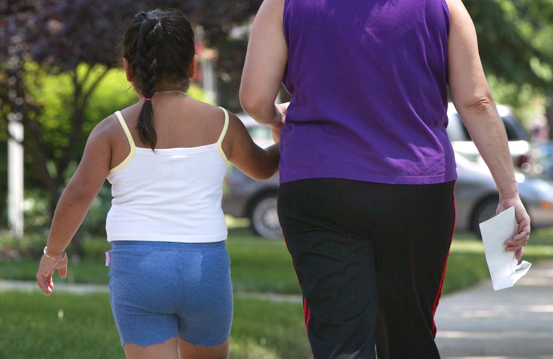 Obesidad de padres podría influir en desarrollo mental de los hijos