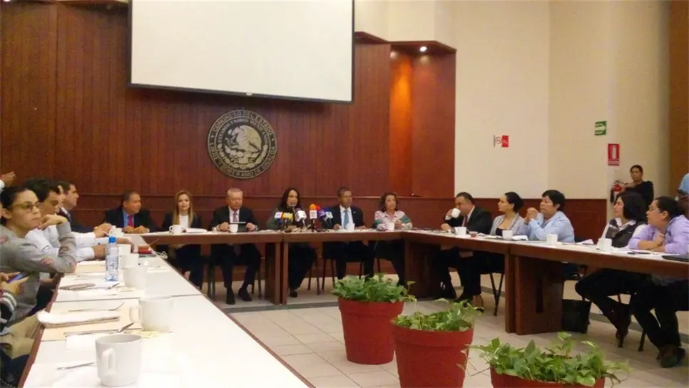 Conmemorarán con Letras Doradas Centenario de la Constitución