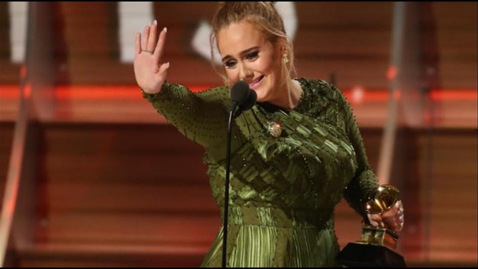 Adele es máxima triunfadora de la 59 entrega anual del Grammy