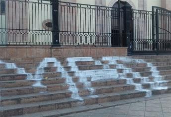 Vandalizan escaleras de la Catedral de Culiacán