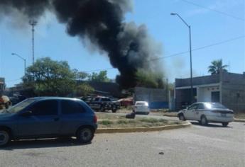 Se incendia yonque en la zona sur de Culiacán