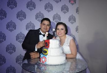 Itzy y Hugo unen sus vidas ante la Iglesia