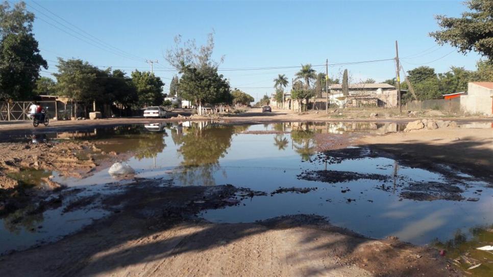 Álvaro Ruelas lleva Mano con Mano al Estero de Juan José Ríos