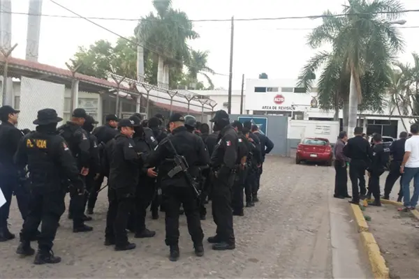 Remueven a funcionarios del penal por fuga Remueven a funcionarios del penal por fuga