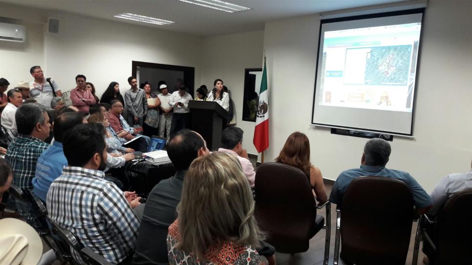 Ayuntamiento presenta su nueva página web y el PMD 2017-2018