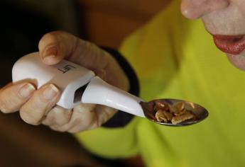 Cuchara para enfermos de Parkinson, nuevo utensilio chino